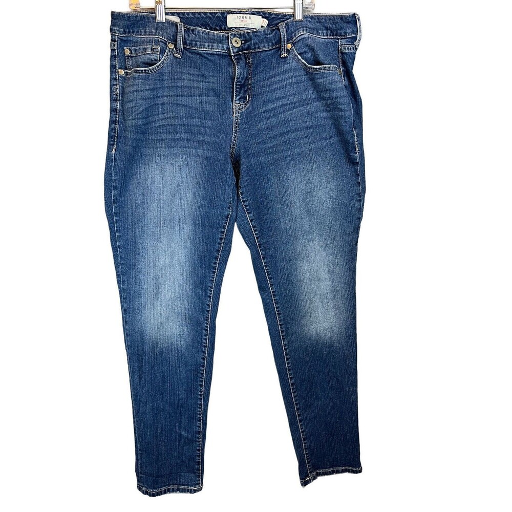 Torrid Womens Jeans Size 16R Blue Classic Straight Mid Riseβ Medium Wash Stretch